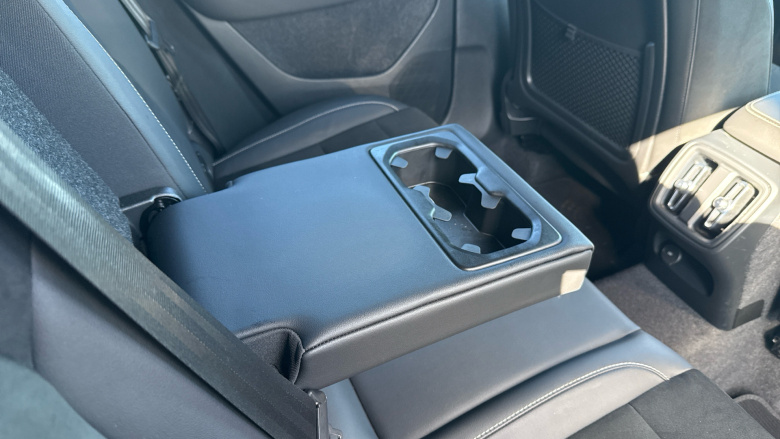 Volvo Xc40 2.0 B4P R DESIGN 5dr Auto Petrol Estate